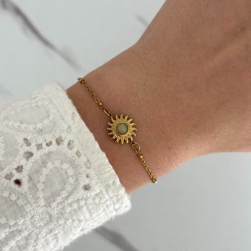 SKU0259 Retro Gold Green Gemstone Women Fashion Sun Shape Bracelet +‎ gift bag